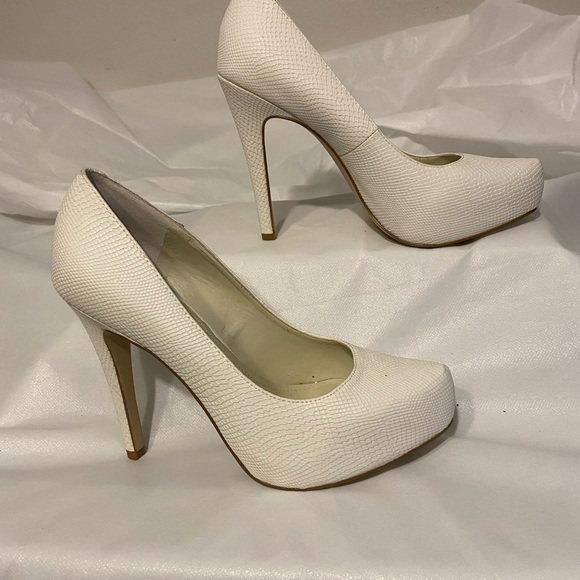 BCBGeneration Textured Cream Heels - Picture 1 of 2